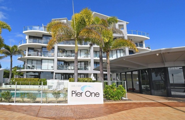 Luxurious Beachfront Apartment