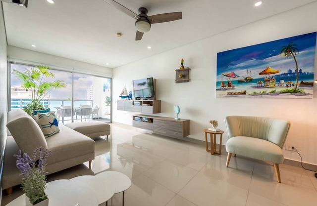 Luxurious Condo with Ocean and City View, 29th Floor