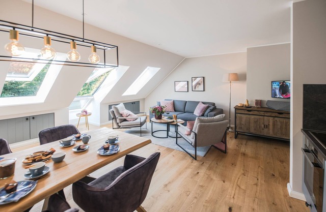 Luxurious Cirksena vacation apartment in Karl-Georgs-Forst; dogs welcome