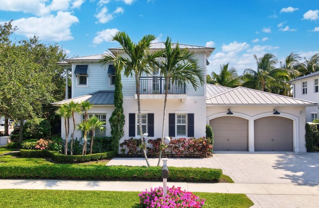 Luxurious Delray Beach Pool Home in Downtown Delray! VIP Beach Passes!
