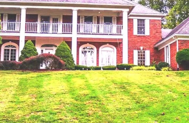 LUXURIOUS FLORISSANT ESTATE, “HOLIDAY SPECIAL “