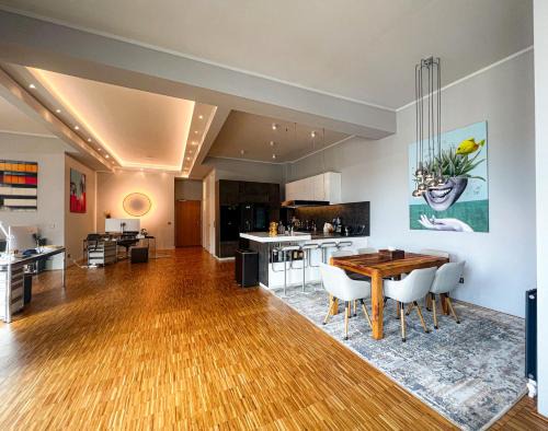 Luxurious, huge designer Loft, central Kreuzberg