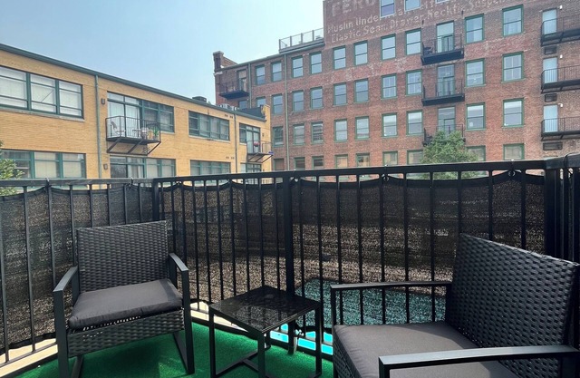 Luxurious Loft in the heart of Downtown STL w/Private Balcony and Pool