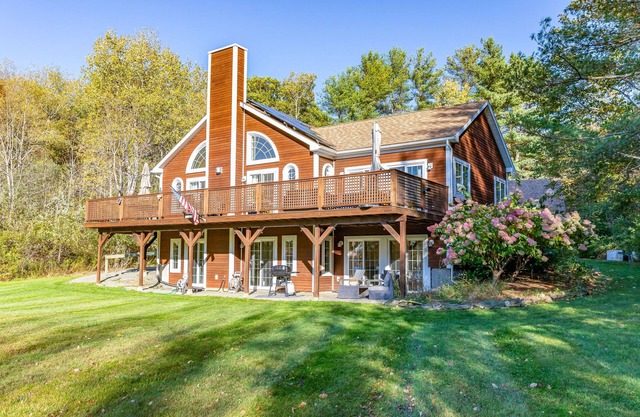 Luxurious Nine-Acre Waterfront Retreat Just Four Minutes from Belfast