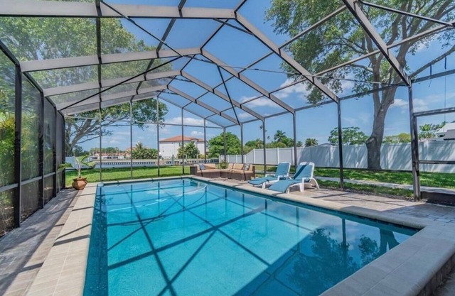 Luxurious Private Deep Waterfront 4/2.5 home!