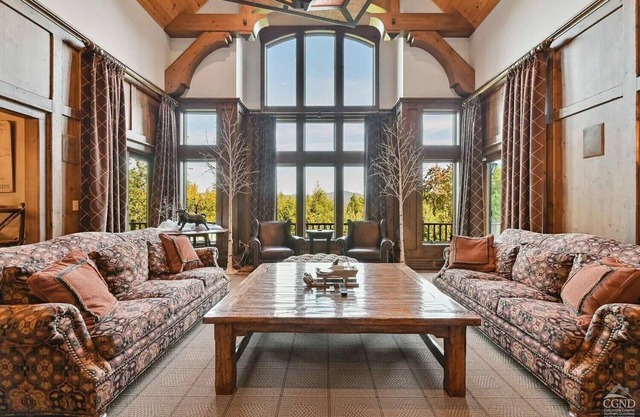 LUXURIOUS & SERENE SKI-IN/SKI-OUT "Winterfell" LODGE