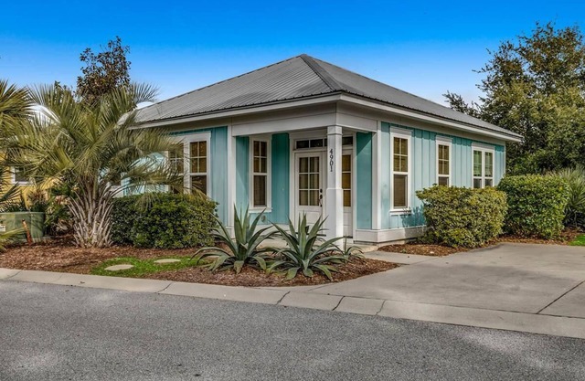 Luxurious Single Story Bungalow with Scenic Views