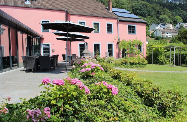 Luxurious vacation home (720 m2) with indoor pool, saunas and lovely terrace