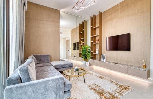 Luxury 1BR Larger Layout Westwood Grande - 1103