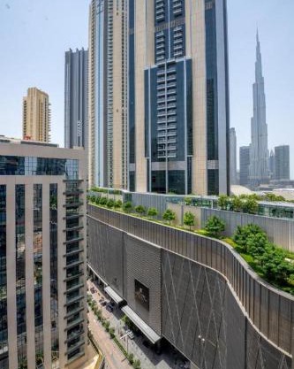 Luxury 1BR With Burj Khalifa View in a 5 star Hotel Facilities - 5 min walk to Dubai Mall