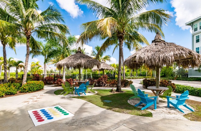 LUXURY 2/2 CONDO LOCATED IN MARGARITAVILLE AT OPH