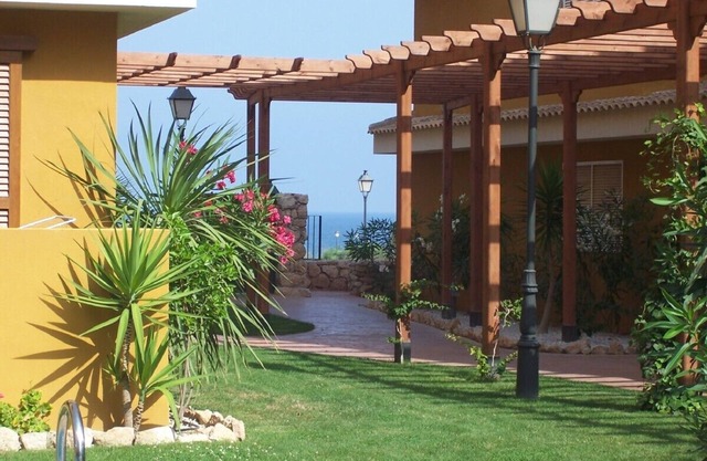 🌴Luxury 2 Bed Penthouse with Huge Sun Terrace, 3 Pools & Beach Access