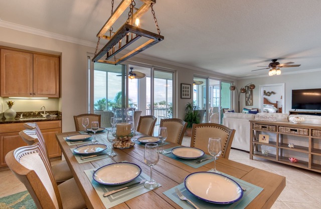 ☀️Luxury 3 BR Remodeled! Ocean View PoolSpa, MarinaBikes Boat Slip Tennis/Pickle