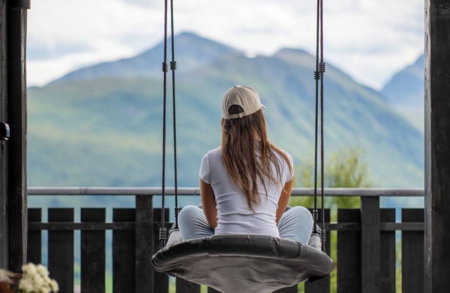 Luxury 5-Bedroom Chalet Near Geirangerfjord with Sauna and Mountain Views