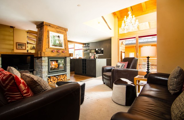 Luxury 5* Duplex Apartment in Prime Location. Discounts on ski hire and lessons