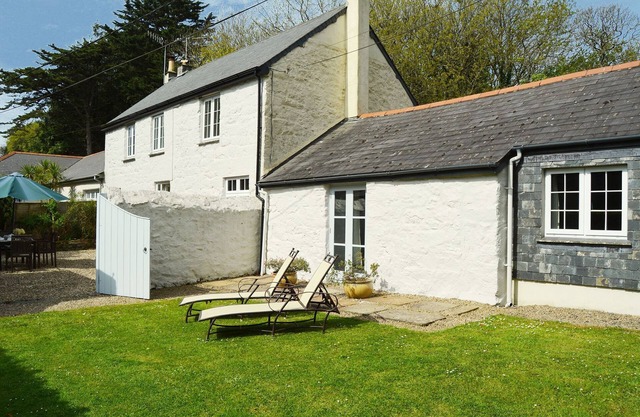 Luxury 5-star cottage near the Cornish coast on the Bonython Estate, Lizard Peninsula