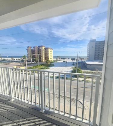 Luxury 5BR- 4BA Coastal Retreat - Stunning Ocean Views and Walk to Times Square