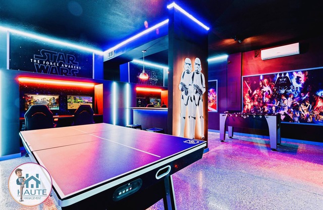 Luxury 7BR Windsor Cay Resort Home w/Private Pool, Game Room & Free Club Access