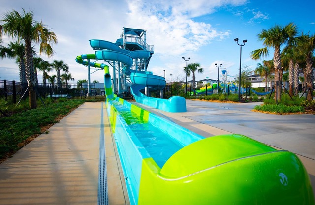 Luxury 8 bed 5 bath Home Theatre, Pool, Spa, & Free Resort