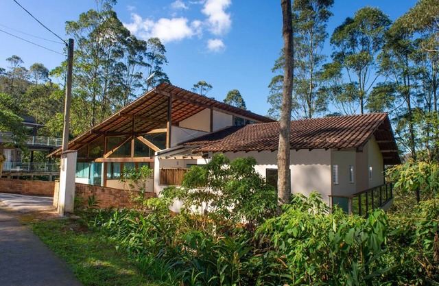 Luxury and comfort in the middle of the Atlantic Forest.