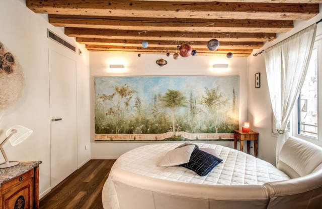 Luxury apartment in the former Ospizio delle Donzelle, near Biennale Gardens