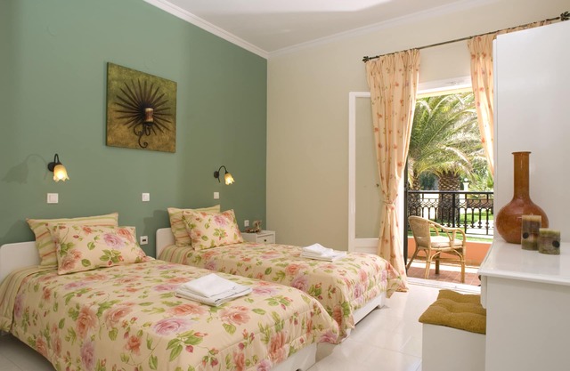 Luxury Apartment inside Pool Villa close to Sidari