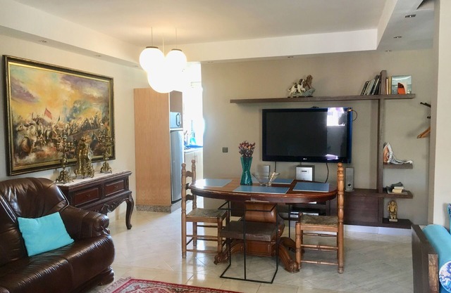 LUXURY APARTMENT WELL LOCATED IN THE FULL TOWN CENTER. WELL EQUIPPED