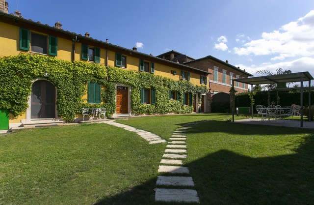 Luxury apartment with pool: dolce vita at 15' on foot from the heart of Siena!