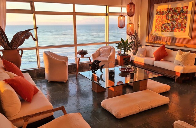 Luxury apartment with spectacular sea views