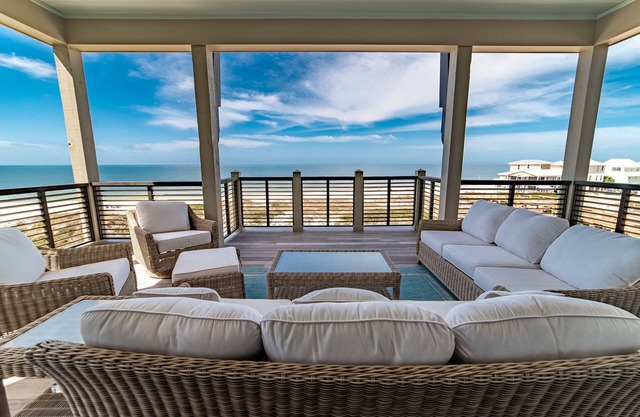 Luxury beach-front home, gourmet kitchen, private pool, gated community, gear