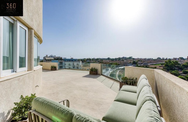 Luxury beautiful penthouse with amazing views & AC by 360 Estates