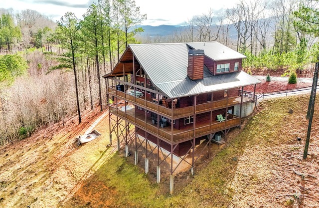 Luxury Blue Ridge Cabin - Panoramic Views, Fall Foliage, Relaxing Hot Tub