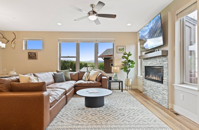 Luxury Chalet 7 I Private Hot Tub I Great Views I Best Price I Discounted Attractions