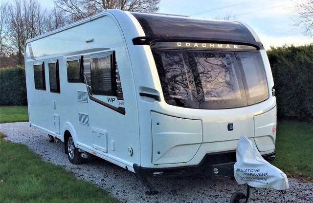 LUXURY COACHMAN CARAVAN TO SLEEP 1-4