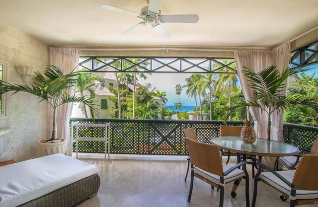 Luxury Condo with beach views 1 minute from Mullins Beach