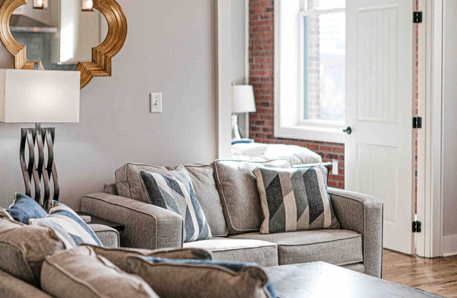 Luxury Corner Condo ~ Walk to Old City