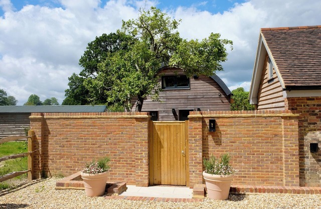 Luxury Dutch Barn in countryside with cool space. Newly renovated. Pet friendly!