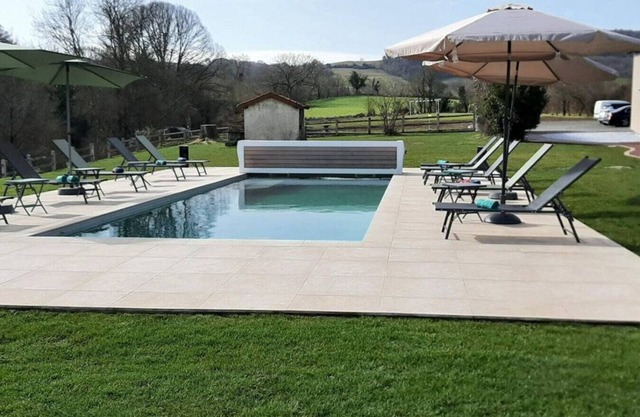 Luxury gîte with private pool 14 pers Clécy