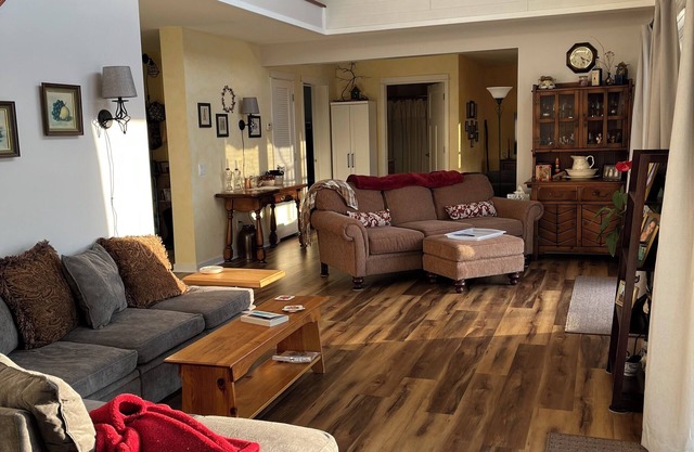 Luxury get away on Lamoka Lake - come rest and restore!