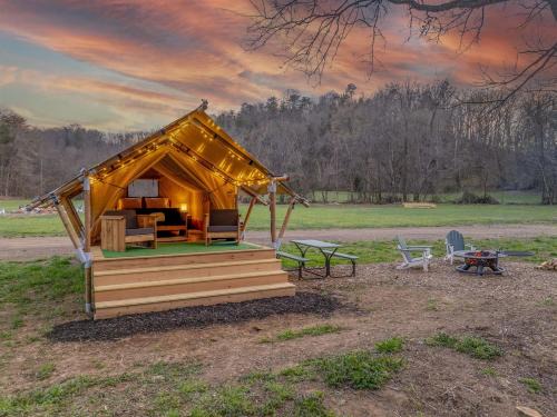 Luxury Glamping Near Gatlinburg and Asheville