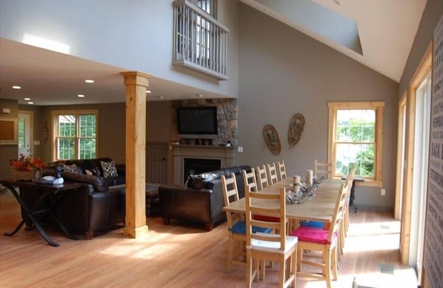 Luxury High-End Winnipesaukee Lakefront Sleeps 14 - Ideal For Large Families