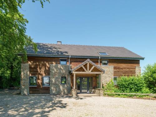 Luxury Holiday Home with Private Garden