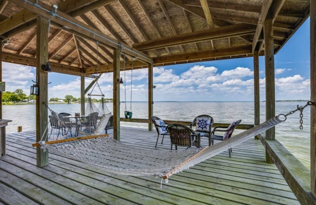 Luxury Lake Living - Open Boat slip, Great for Families