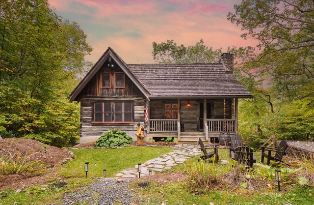 Luxury Log Cabin: Scenic Views Near Linville Falls