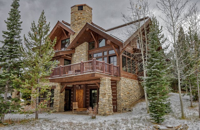 Luxury mountain house steps from the ski hill