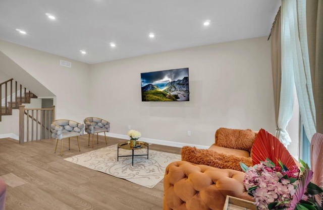 Luxury Niagara 3 Bdr Townhouse/Garage