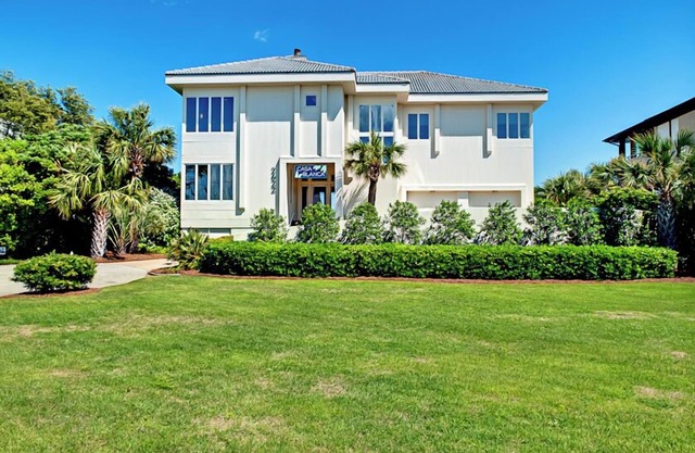 Luxury Ocean Estate Casa Blanca with Direct Oceanfront Access & HEATED Pool