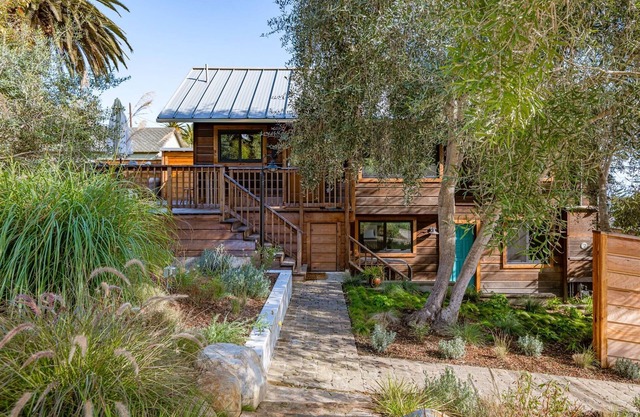 Luxury Ocean View Summerland House & Loft