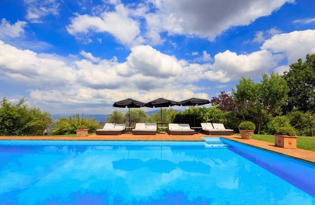 Luxury panoramic Villa with pool in the Florentine Hills