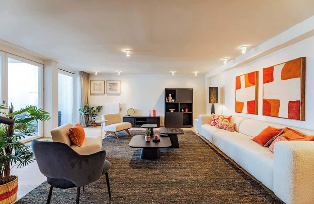 Luxury Penthouse with Panoramic Views Downtown 3BR